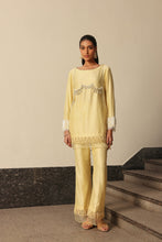 Load image into Gallery viewer, Aura - Golden Butter