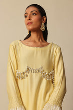 Load image into Gallery viewer, Aura - Golden Butter
