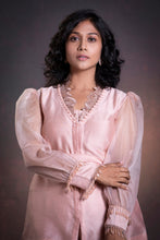 Load image into Gallery viewer, Nasrin
